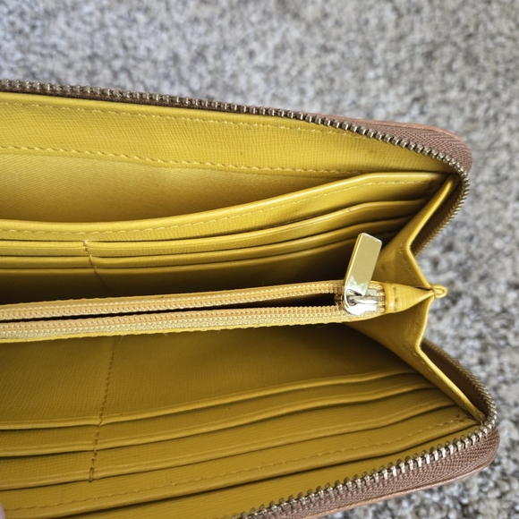 Fossil Tan Leather Women's Wallet - Picture 9 of 11